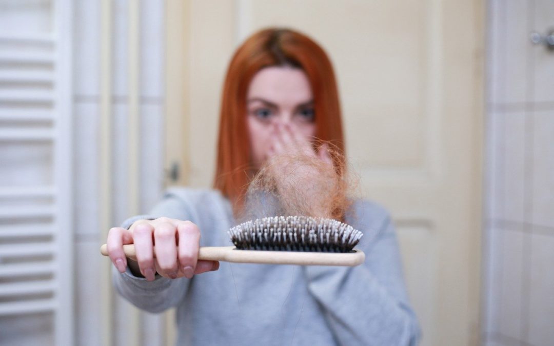 Haarausfall frau bürste omg
