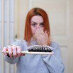 Haarausfall frau bürste omg